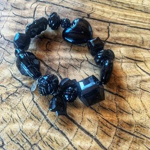 Black heart bracelet